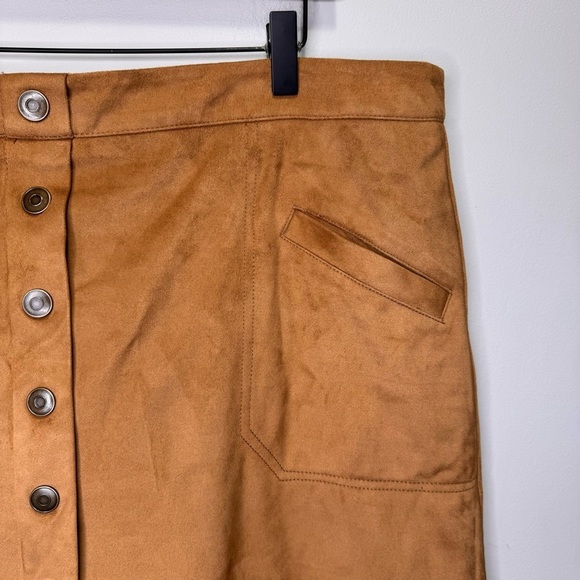 Reitman's Tan Faux Suede Button Down Mini Skirt Size 2x - Picture 4 of 14